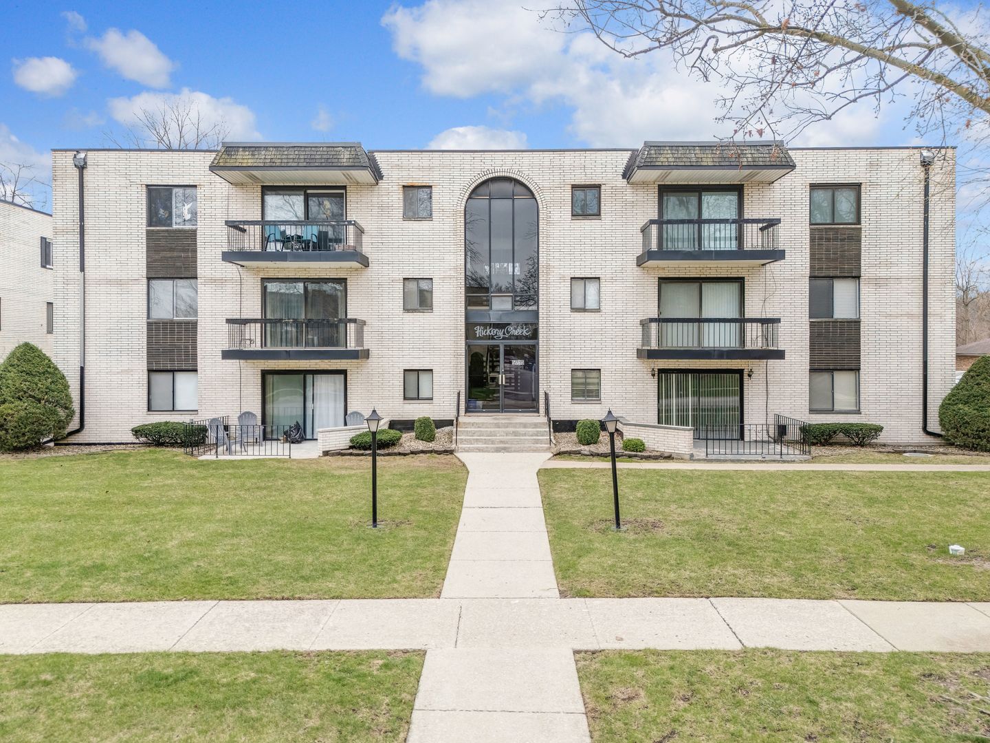 5715 129th St #1A, Crestwood