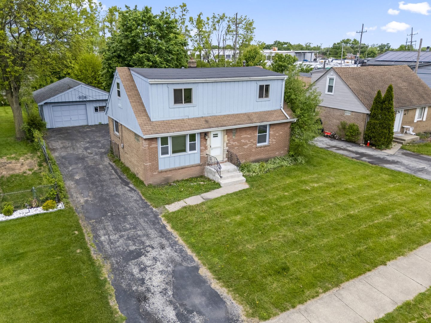 7809 Columbia Dr, Bridgeview