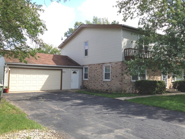 Recently rented home at 9065 N Cumberland Ave in Niles, Illinois