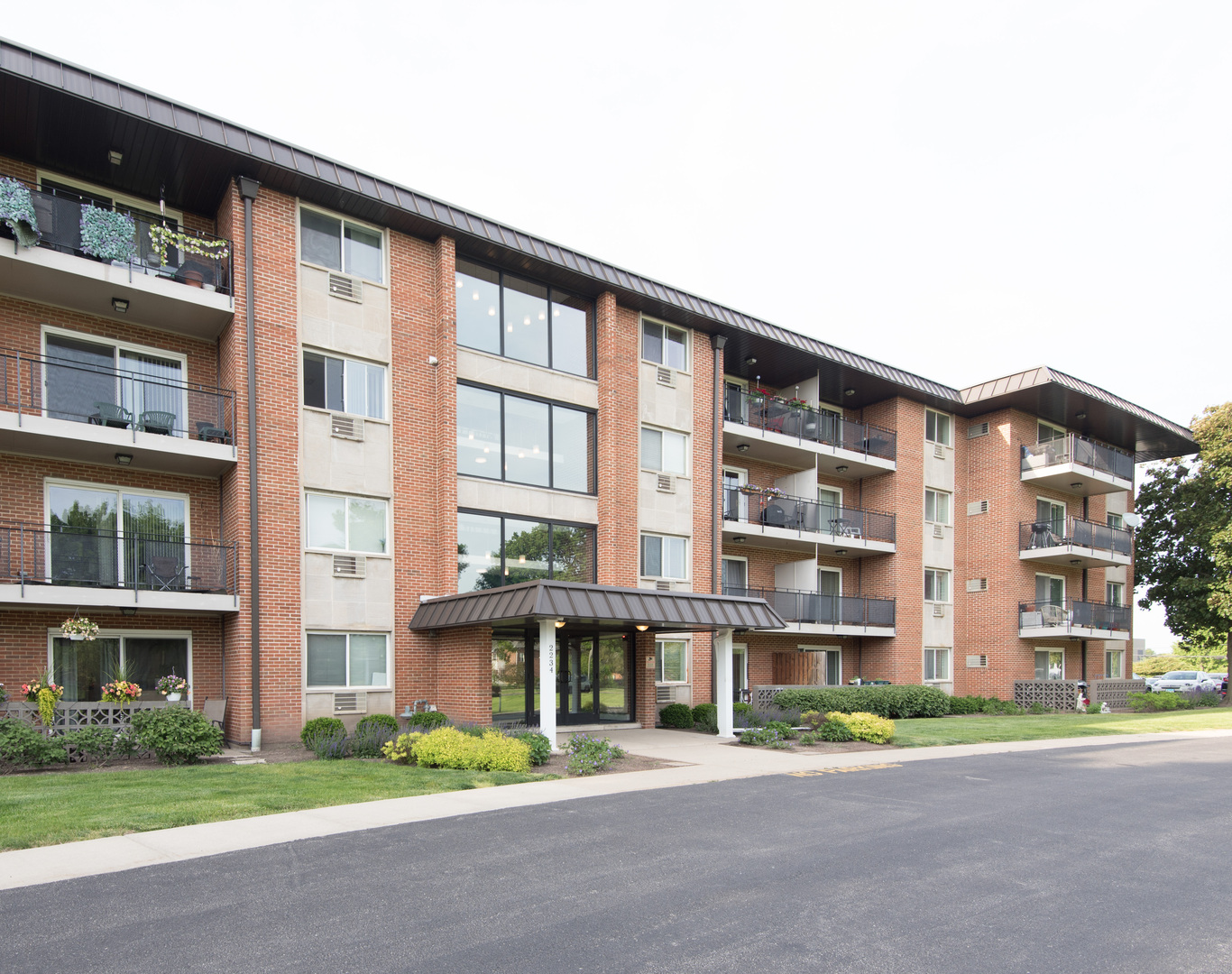 Recently rented home at 2234 S Goebbert Rd Unit 215 in Arlington Heights, Illinois