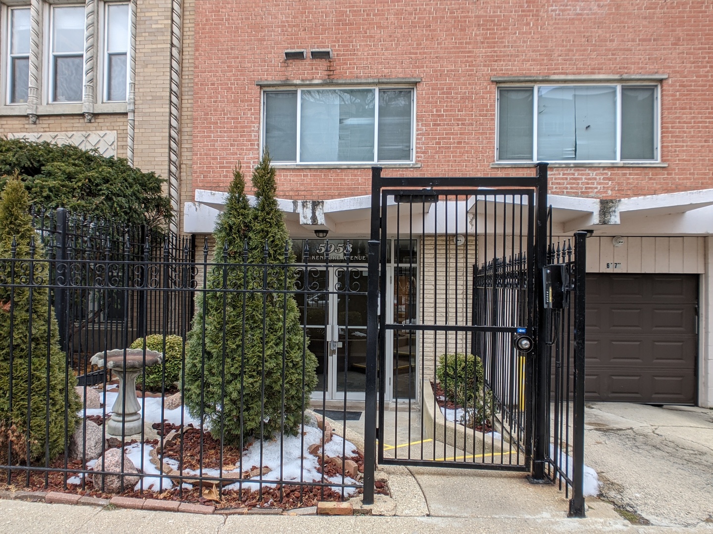 Recently rented home at 5953 N Kenmore Ave Unit 405 in Chicago, Illinois